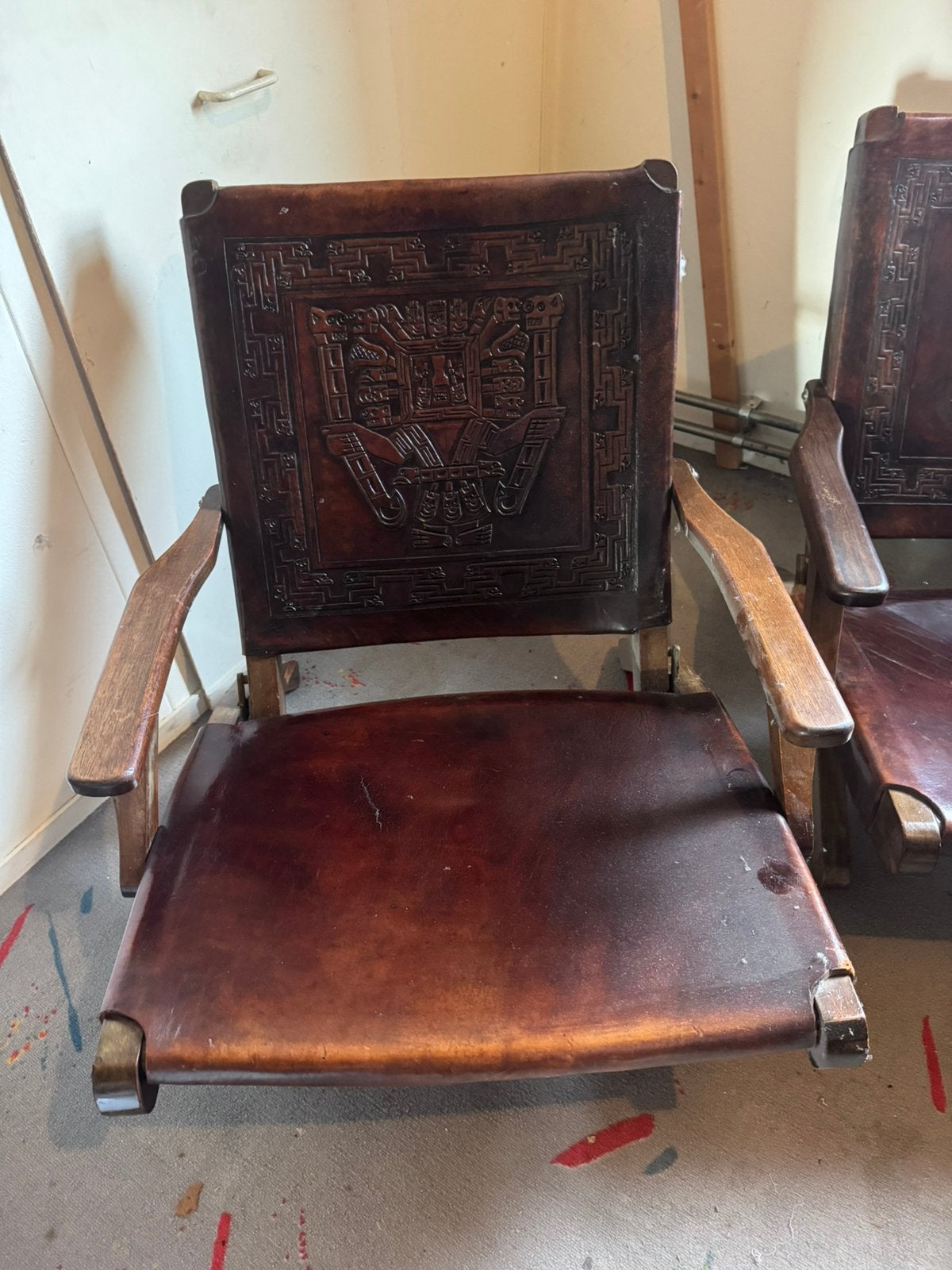 Leren klapstoelen, Ophalen