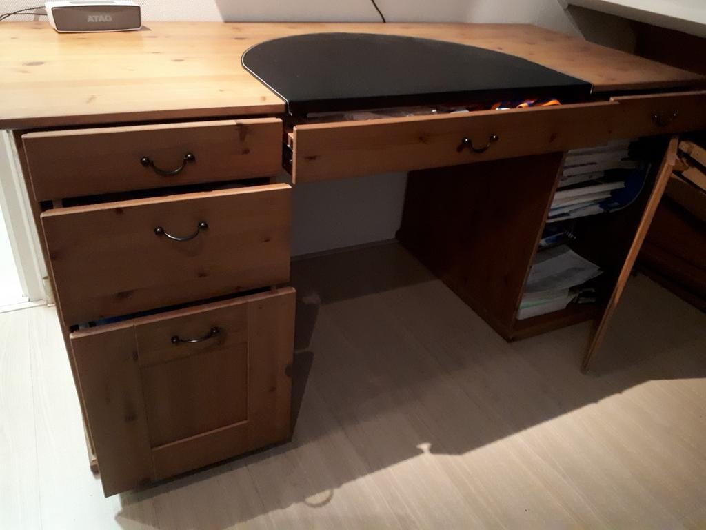 Massief houten bureau met lades en opbergruimte, Ophalen, Met lades, Gebruikt, Hout