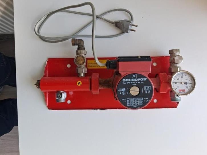 Grundfos UPS 25-40 S 180 Vloerverwarmingspomp, Ophalen of Verzenden, Zo goed als nieuw, Overige typen