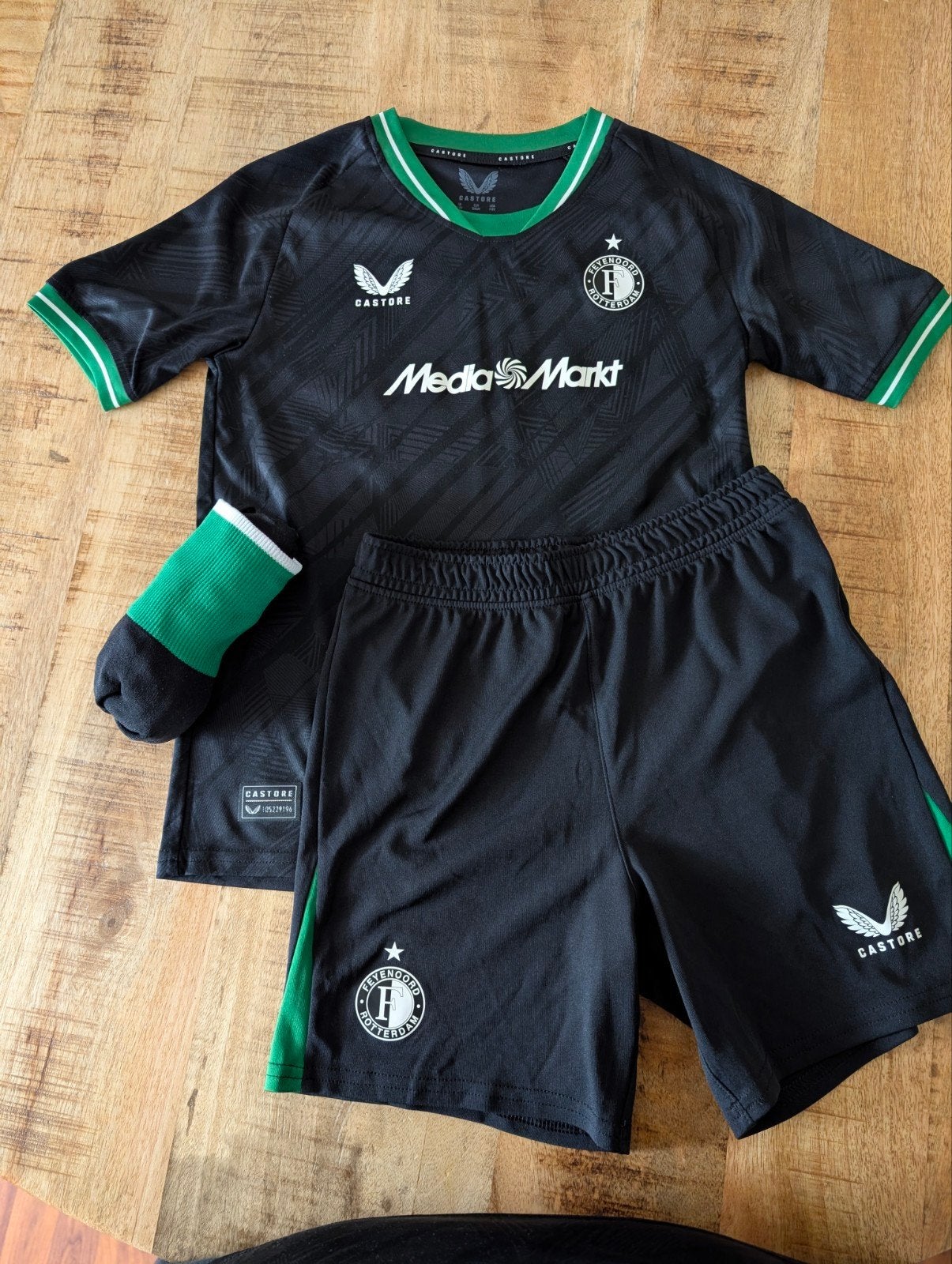 Feyenoord Castore uittenue 2024-2025 Maat 128, Castore, Jongen of Meisje, Ophalen of Verzenden, Zo goed als nieuw