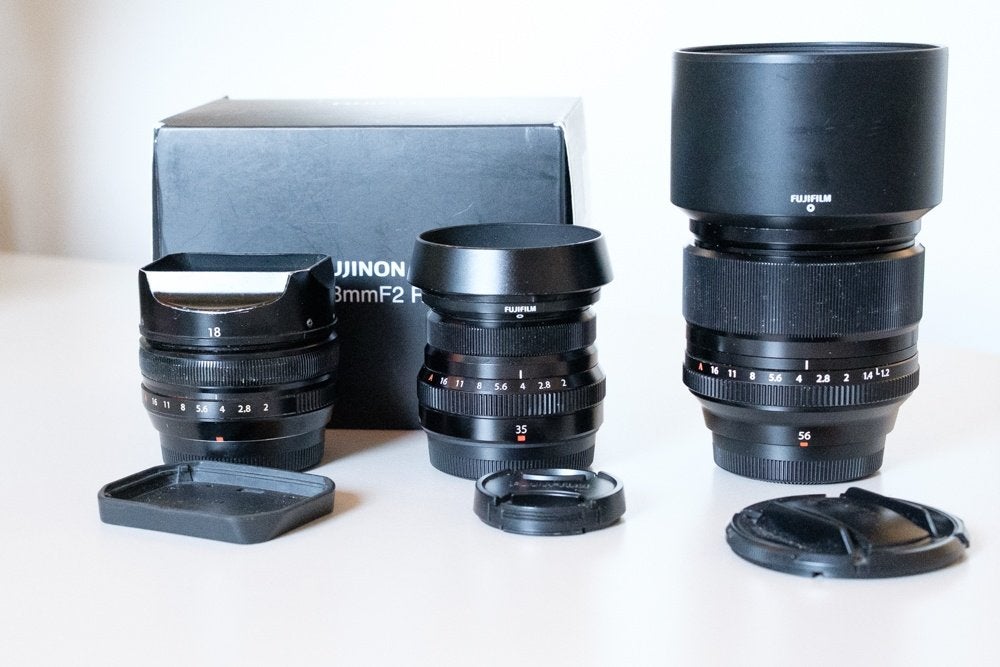 Fujifilm lenzen 18mm 2.O R , 35mm 2.0 R WR,  56mm 1.2 R, Fujifilm, Ophalen of Verzenden, Zo goed als nieuw, Standaardlens