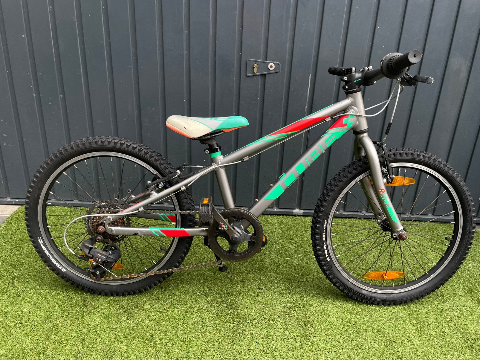 Cube Race 200 - 20 inch Kinderfiets MTB Mountainbike 🩶❤️, Ophalen of Verzenden, Zo goed als nieuw, Velgrem, 20 inch of meer