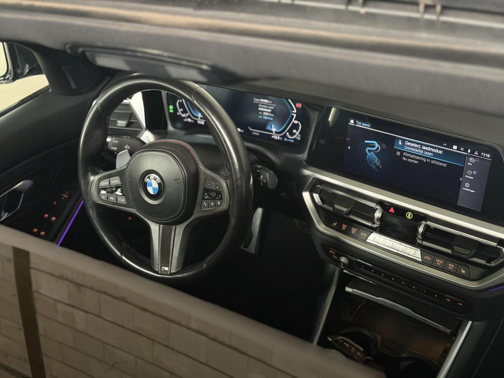 BMW 3-serie Touring 330e M-Pakket / Pano /, Auto's, BMW, 1998 cc, Achterwielaandrijving, Gebruikt, 4 cilinders
