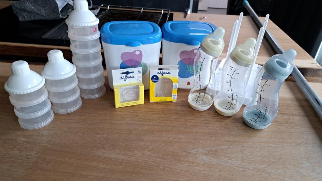 Babyvoeding set: flessen, poedertorens, spenen, Ophalen of Verzenden, Gebruikt, Overige typen