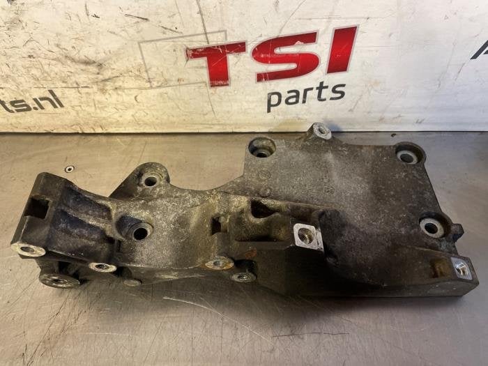 Dynamosteun boven van een Volkswagen Golf, Gebruikt, -, Volkswagen, -