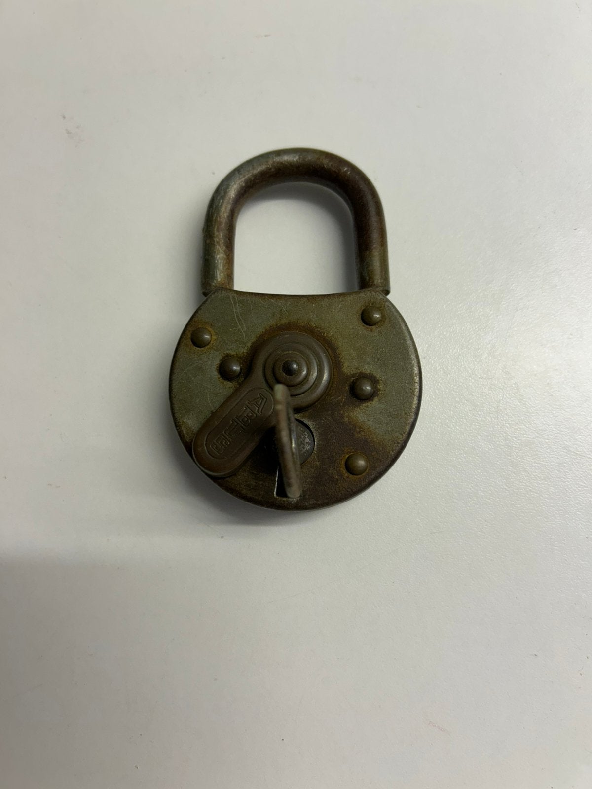 OUD IJZEREN SLOT MET SLEUTEL, Ophalen of Verzenden, Gebruikt