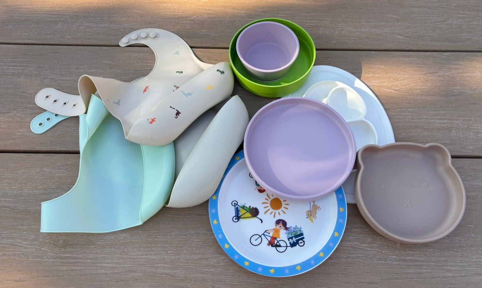 GRATIS slabbers en kinder bordjes, Ophalen, Gebruikt