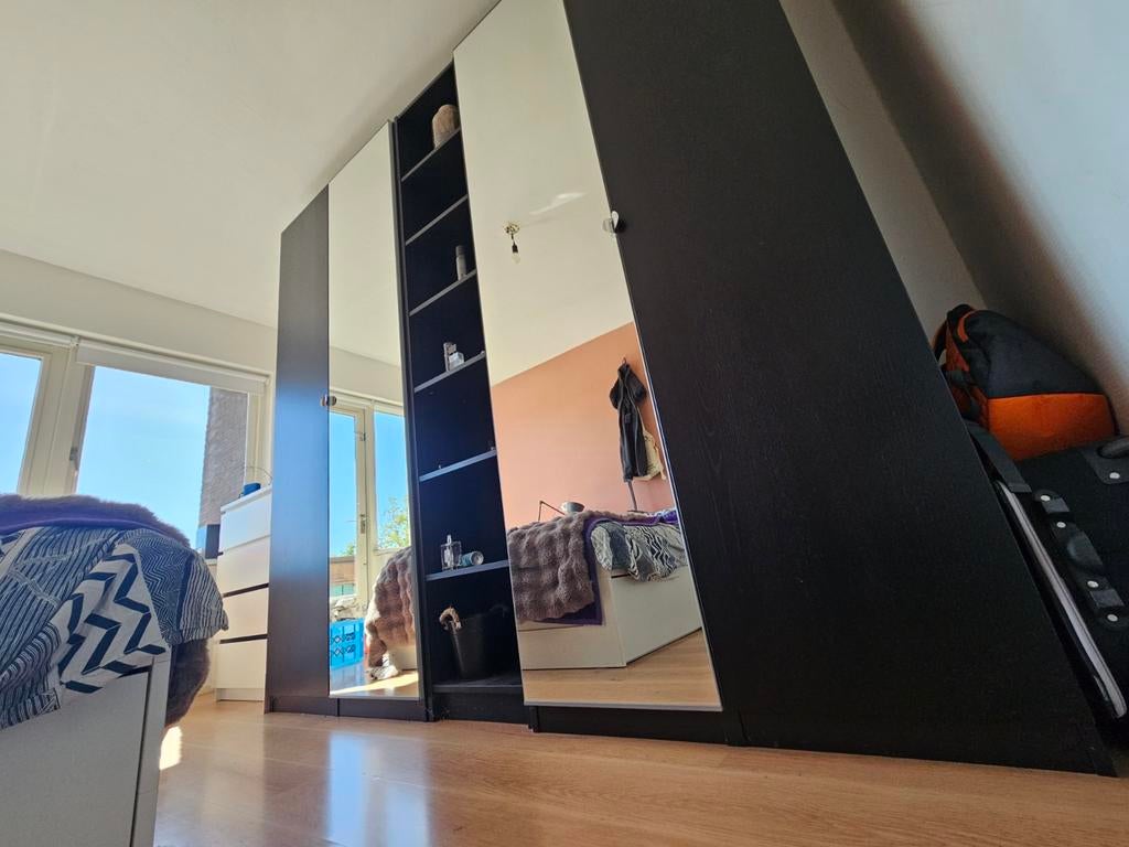 Kledingkast met spiegeldeuren en open vakken, Ophalen, 150 tot 200 cm, Modern, 50 tot 75 cm