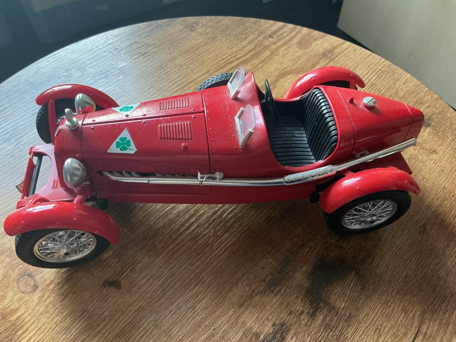 Bburago Alfa Romeo 8C 2300 Spider 1932 schaalmodel, Ophalen, Zo goed als nieuw, Auto, Bburago