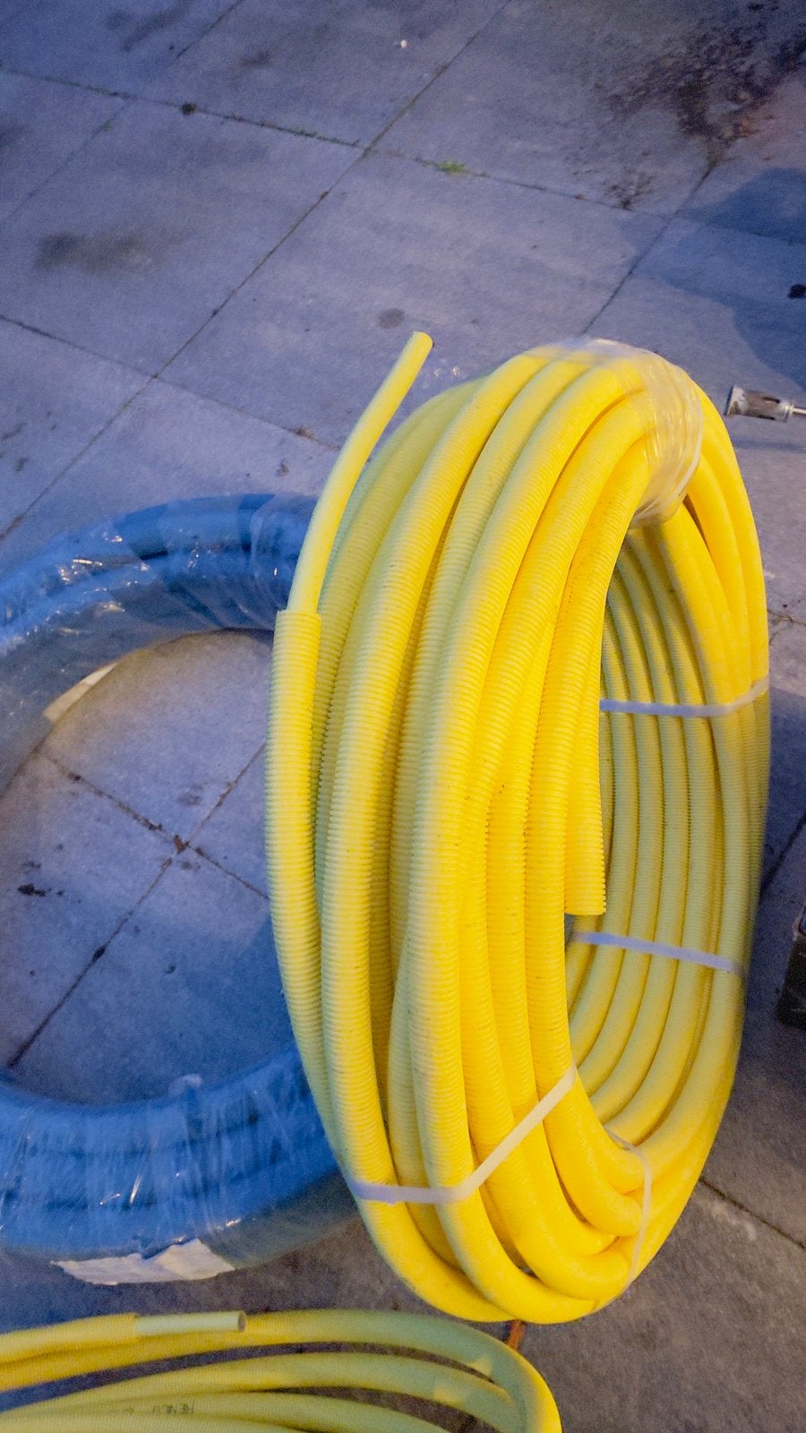Nieuwe gele flex henco voor gas, Ophalen, Overige materialen, 6 meter of meer, Overige typen