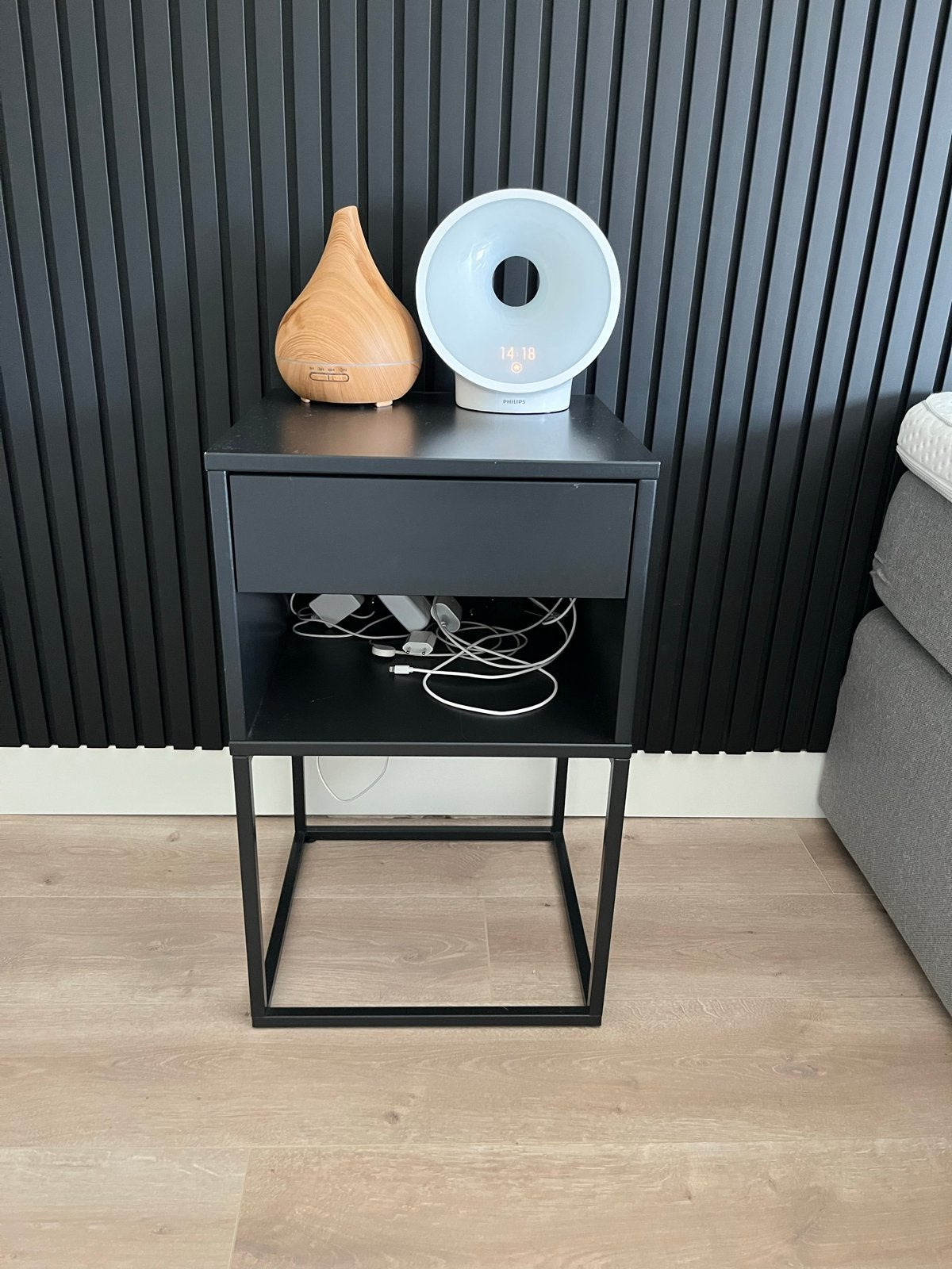 2x IKEA Vikhammer nachtkastjes zwart, Ophalen, Gebruikt, Minder dan 45 cm, 55 tot 70 cm