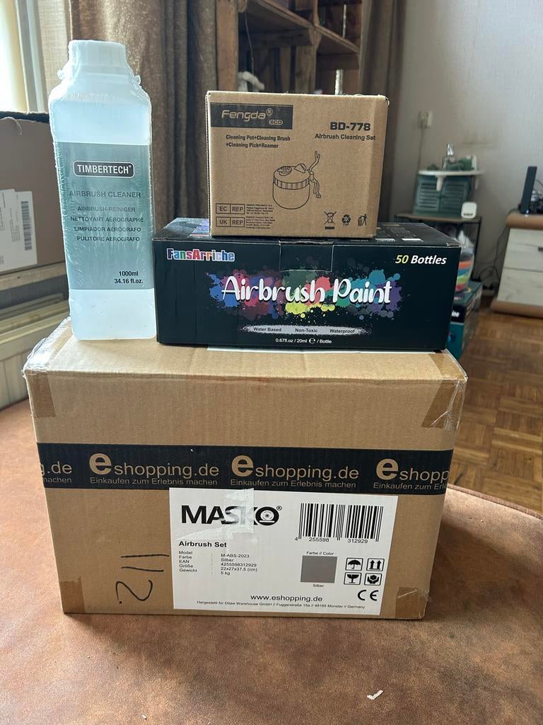 Nieuw Airbrush compressor set met 50 kleuren en reiniging, Nieuw, Ophalen of Verzenden, Minder dan 200 liter/min, Minder dan 6 bar