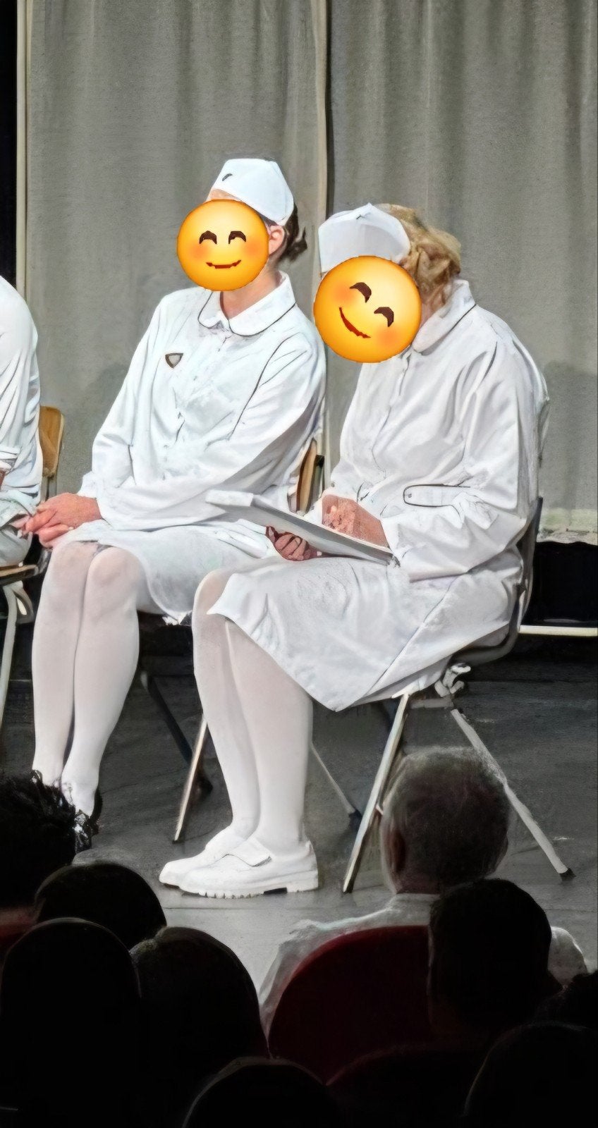 Compleet verpleegsters outfit, Ophalen