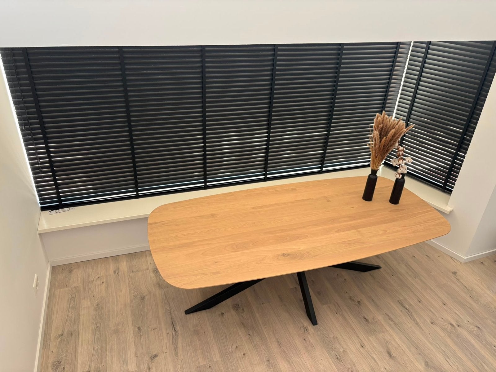 Eikenhouten eettafel met spinpoot - Nieuw, Huis en Inrichting, Ophalen, 100 tot 150 cm, Eikenhout, Vijf personen of meer