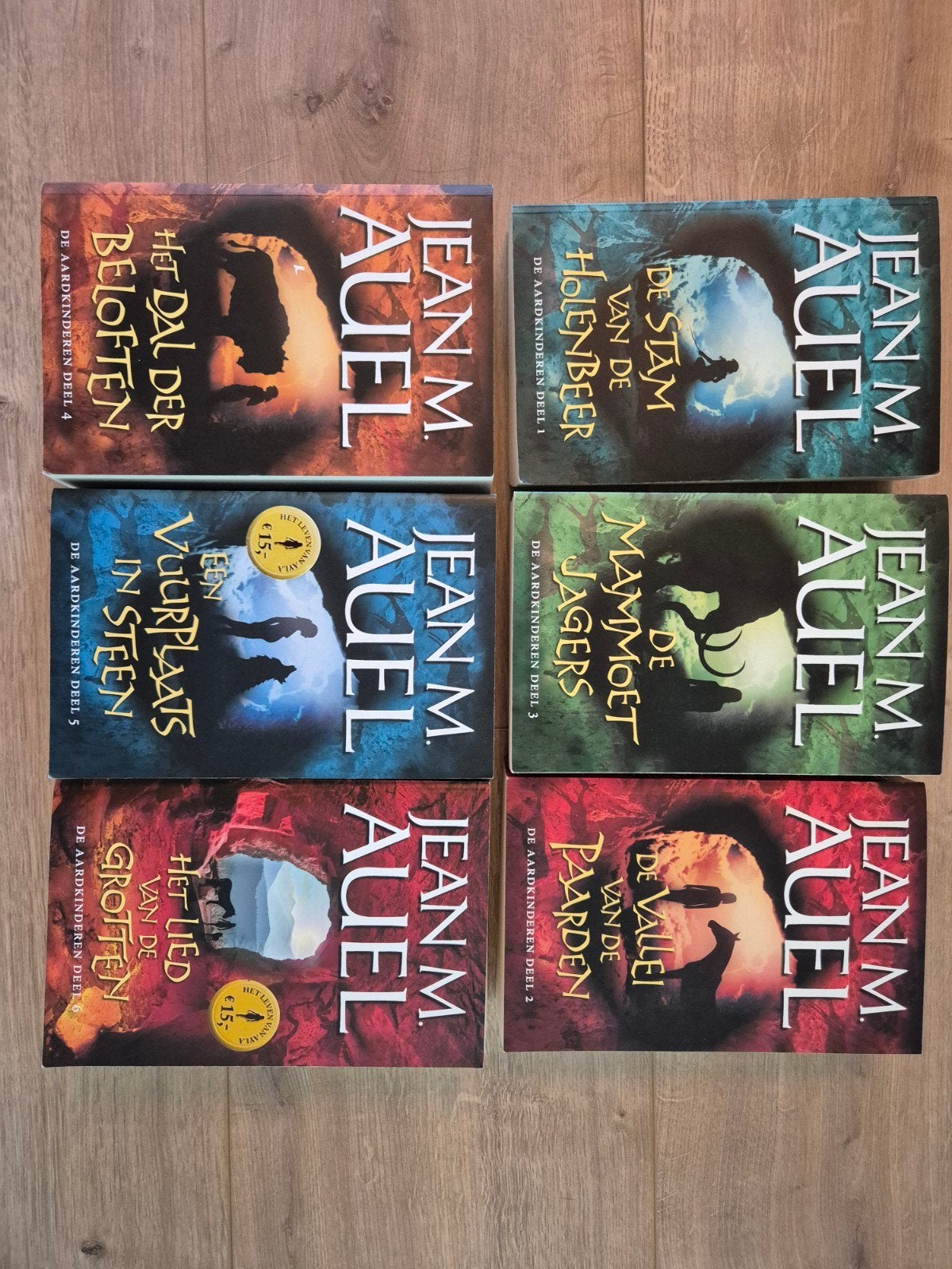 De Aardkinderen serie - Jean M. Auel (6 boeken), Ophalen of Verzenden, Gelezen, Jean M. Auel, Nederland