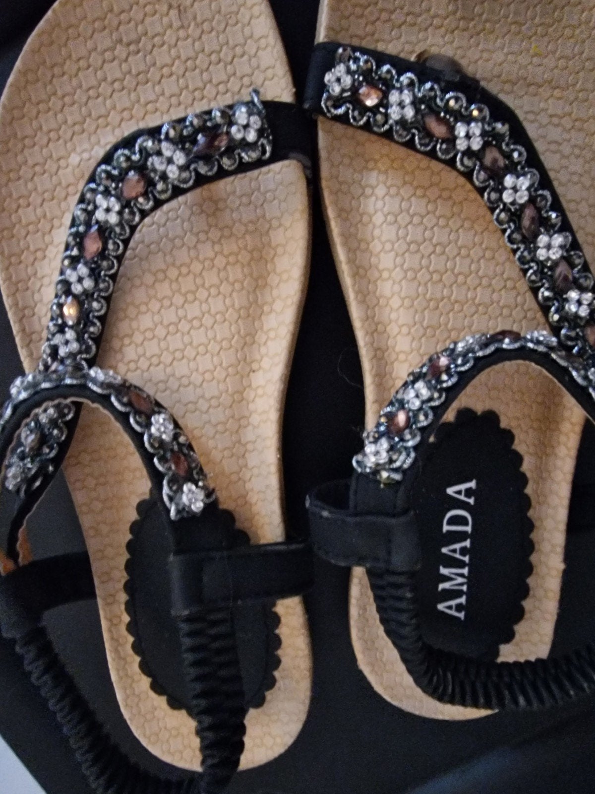 Amada Sandalen met strass steentjes teen slip sandaaltjes, Ophalen of Verzenden, Zo goed als nieuw, Zwart, Sandalen of Muiltjes