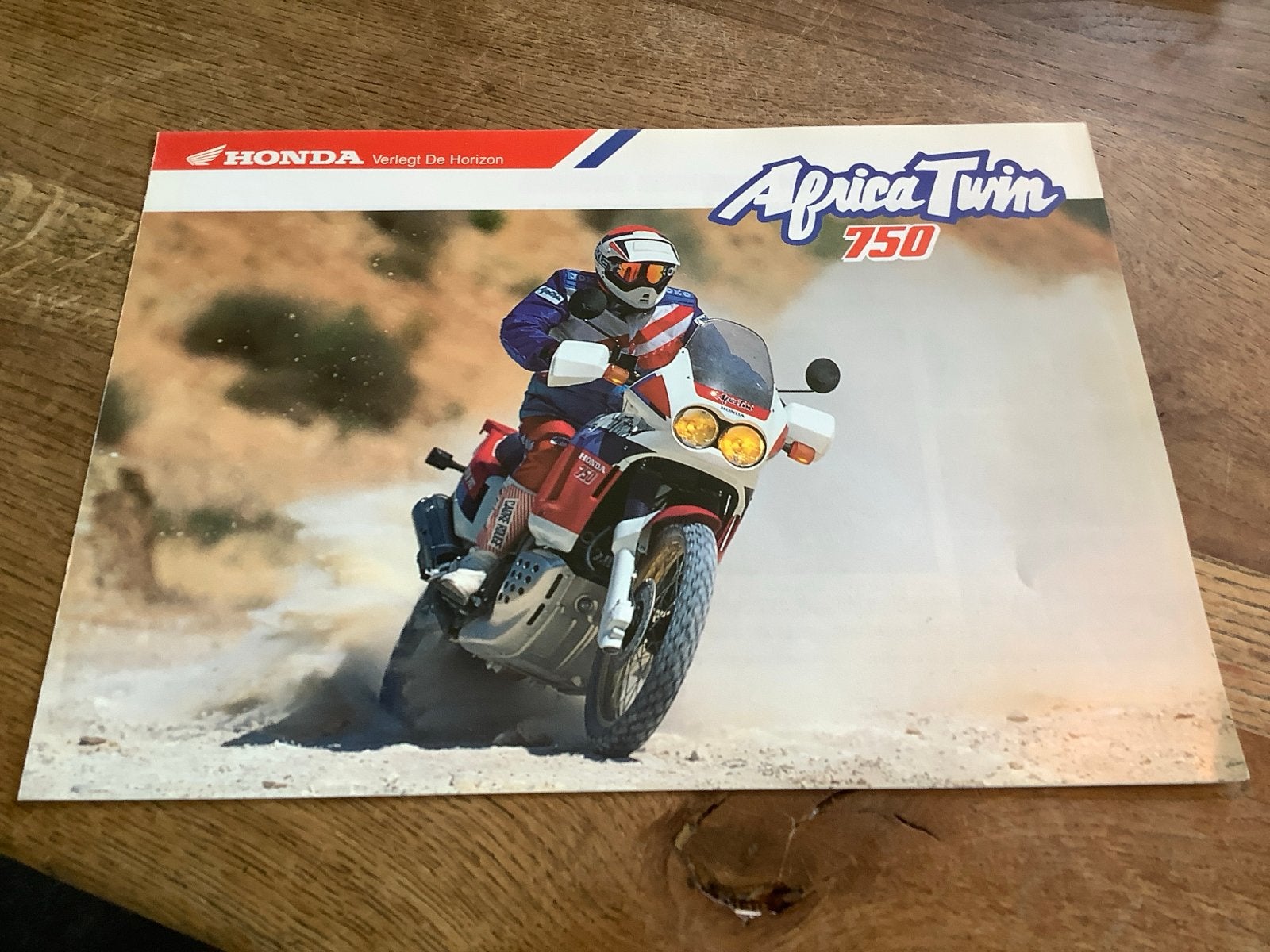 Honda Africa Twin 750 brochure.   (26A), Verzenden, Honda