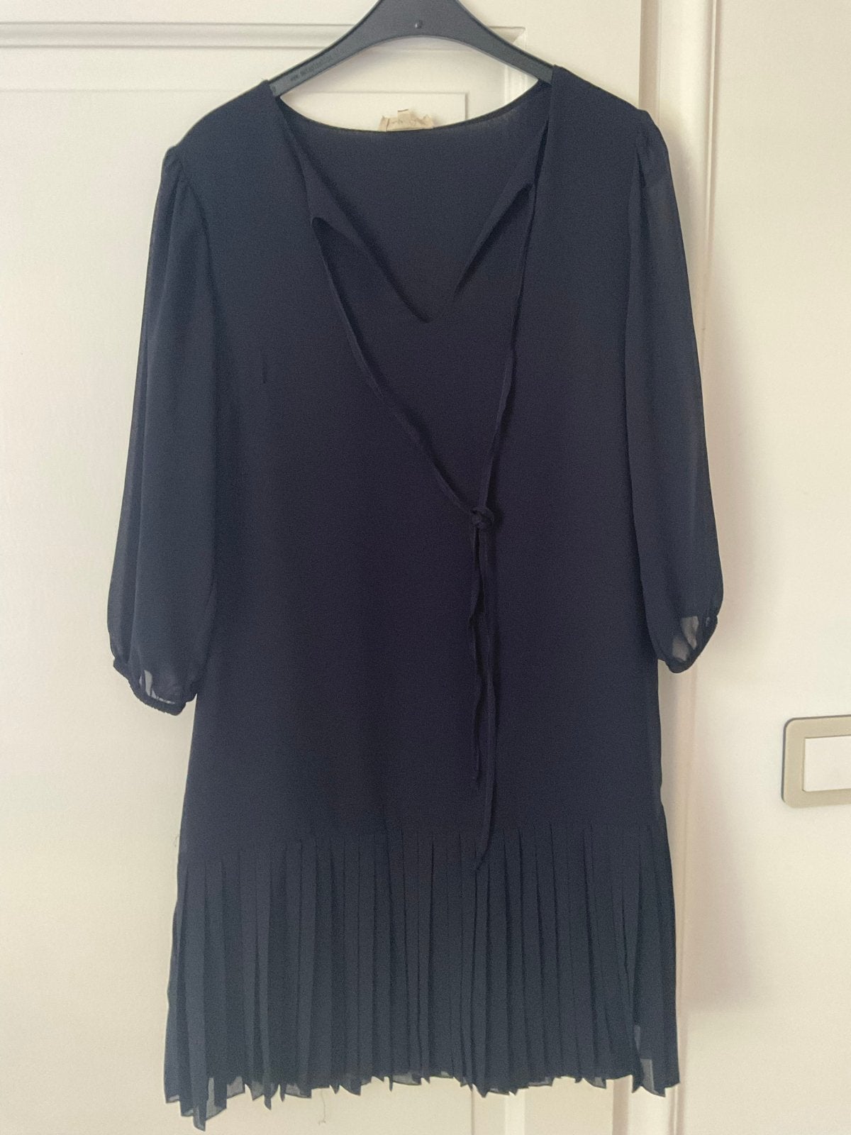 Phase Eight Donkerblauwe Jurk met Plissé Zoom, Kleding | Dames, Maat 38/40 (M), Blauw, Ophalen of Verzenden, Zo goed als nieuw