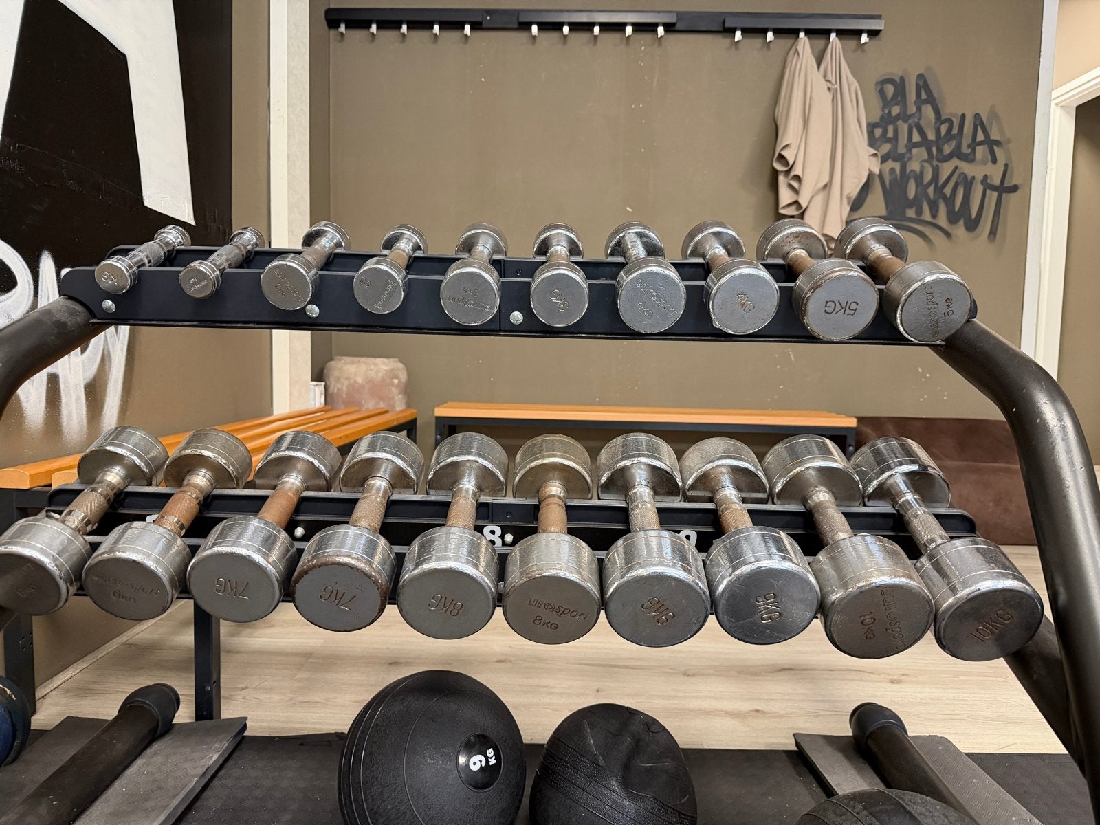 Dumbbell set 1-10 kg met rek, Ophalen of Verzenden, Gebruikt, Armen, Dumbbell