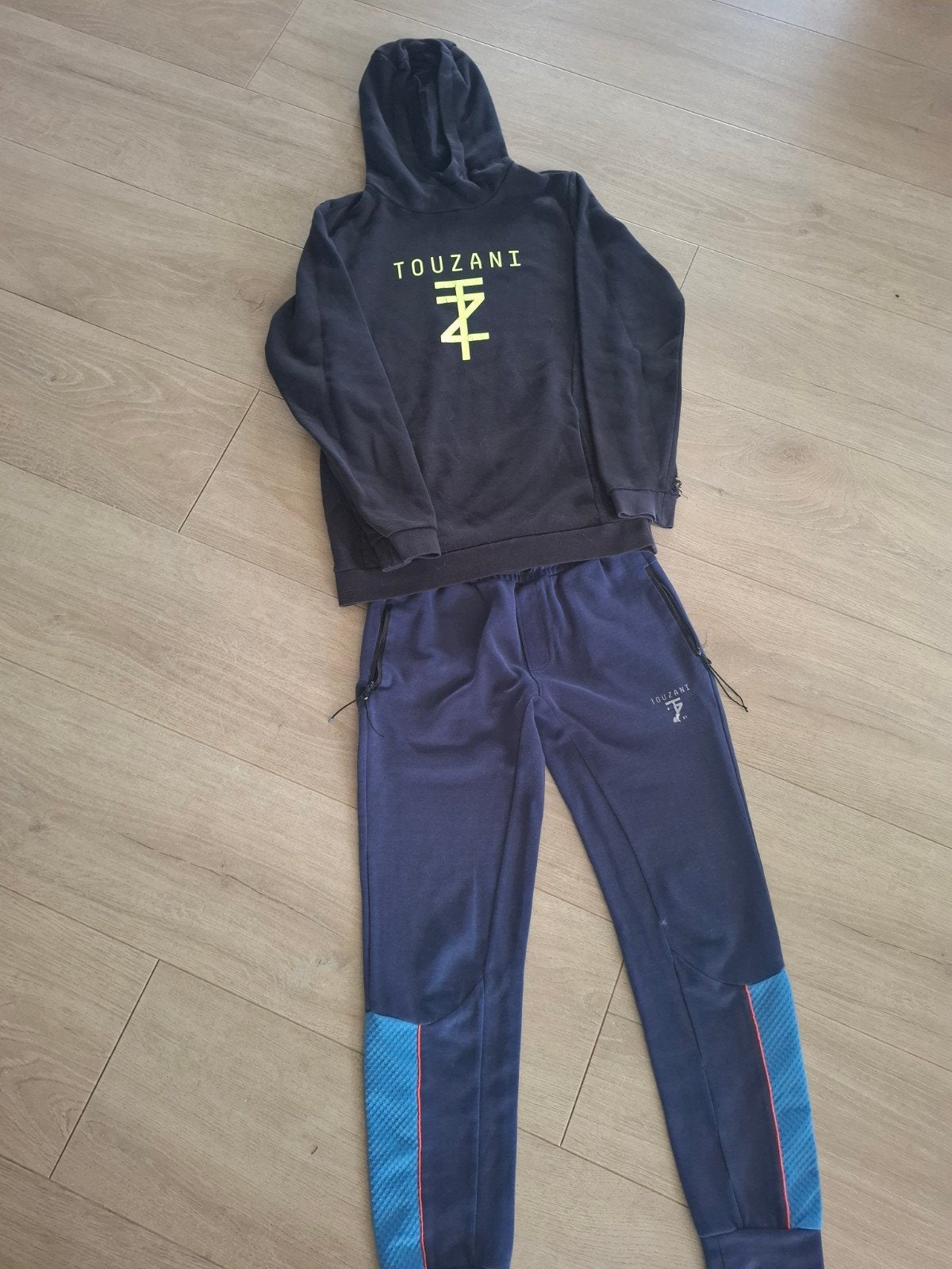 Touzani trainingspak maat 164, Ophalen of Verzenden, Gebruikt, Jongen of Meisje, Sport- of Zwemkleding