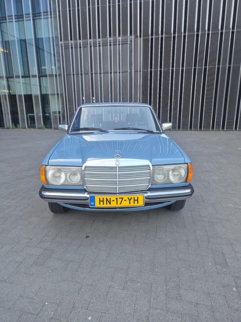 Mercedes-Benz W123 200-Serie 2.0 200 D 1982 Blauw, Auto's, Achterwielaandrijving, Origineel Nederlands, Particulier, Blauw