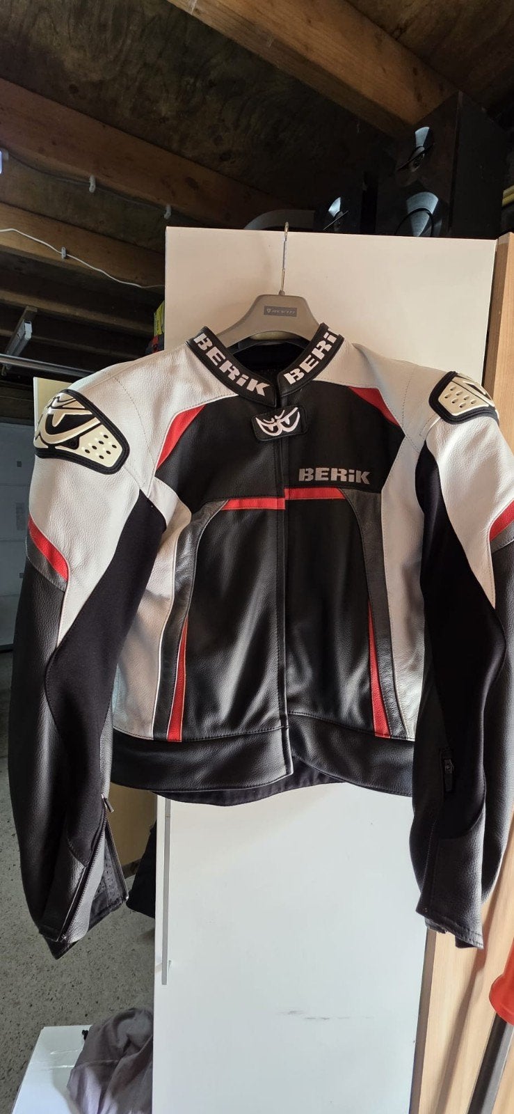Berik 2-delig lederen motorpak, maat 54, incl. kneesliders, Motoren, Kleding | Motorkleding, Ophalen of Verzenden