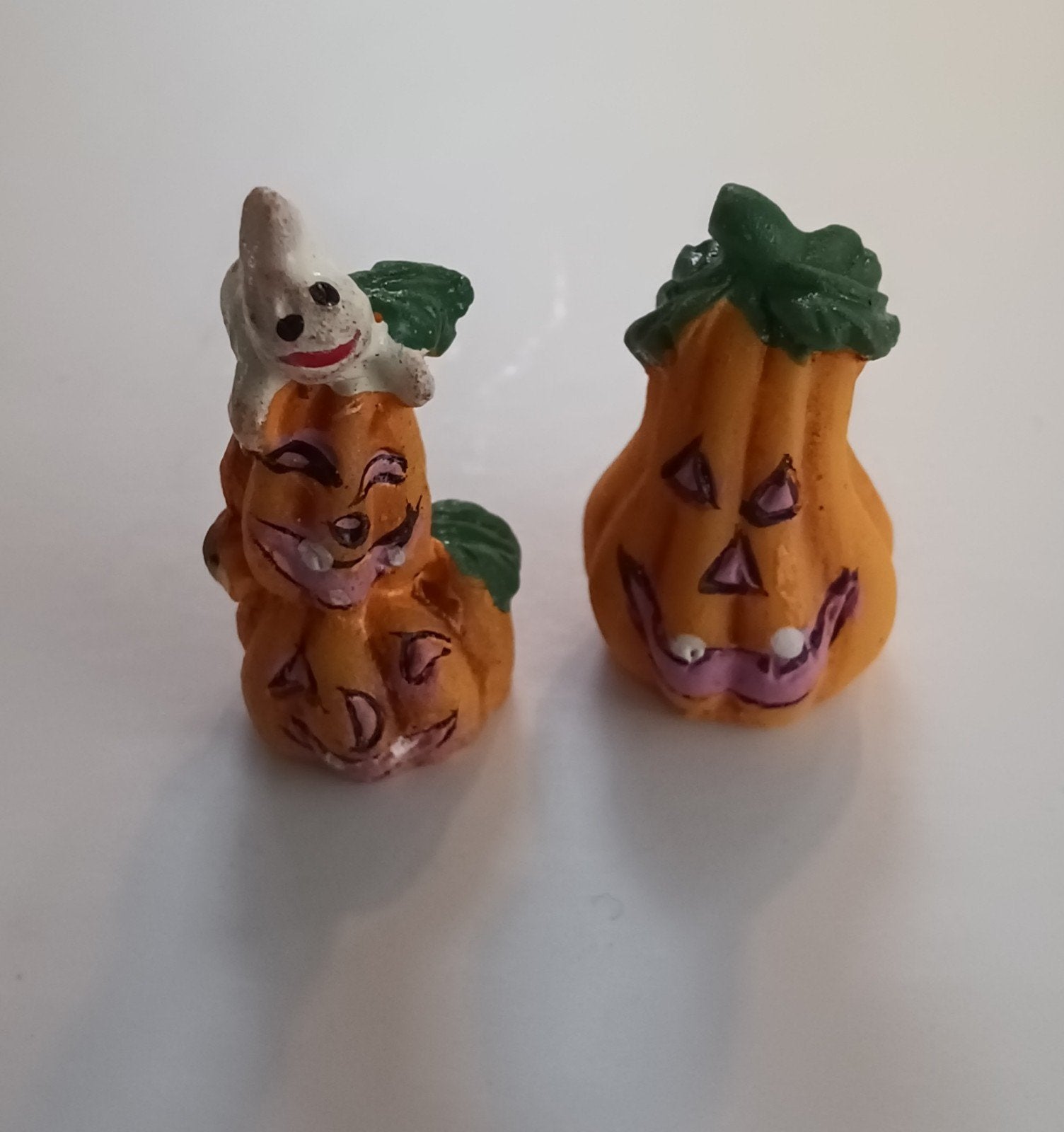 Ruim 2200 Halloween pompoentje, klein en schattig, Ophalen of Verzenden, Nieuw, Overige typen, Halloween of Griezel