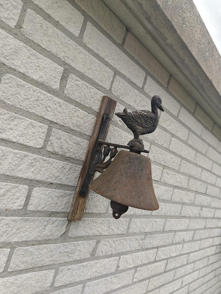 Decoratieve Tuinbel met Eend - Gietijzer, Ophalen, Gebruikt