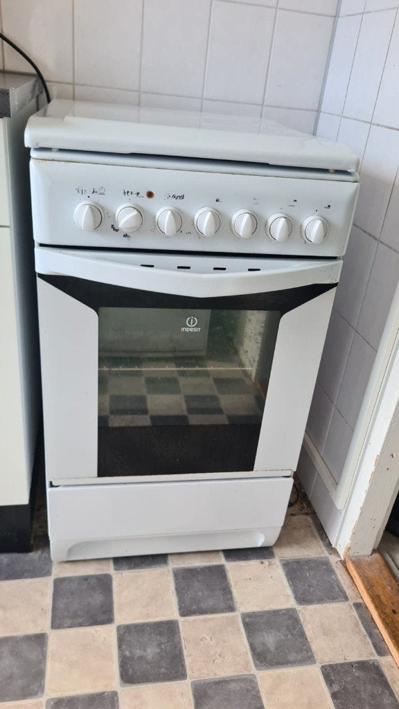 Fornuis + oven, Ophalen, Gebruikt, 50 tot 100 cm, Minder dan 100 cm