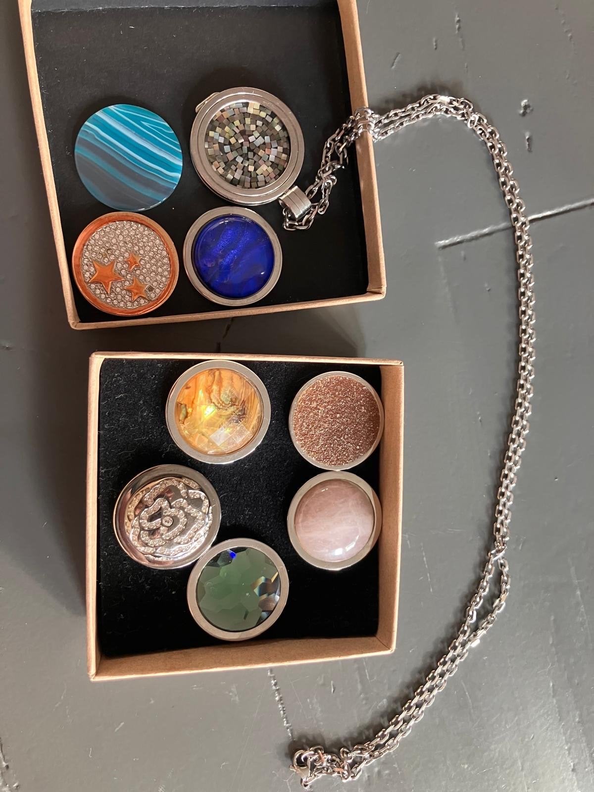 Quoins ketting maat M met 9 munten, Ophalen of Verzenden, Zo goed als nieuw, Zilver, Overige materialen