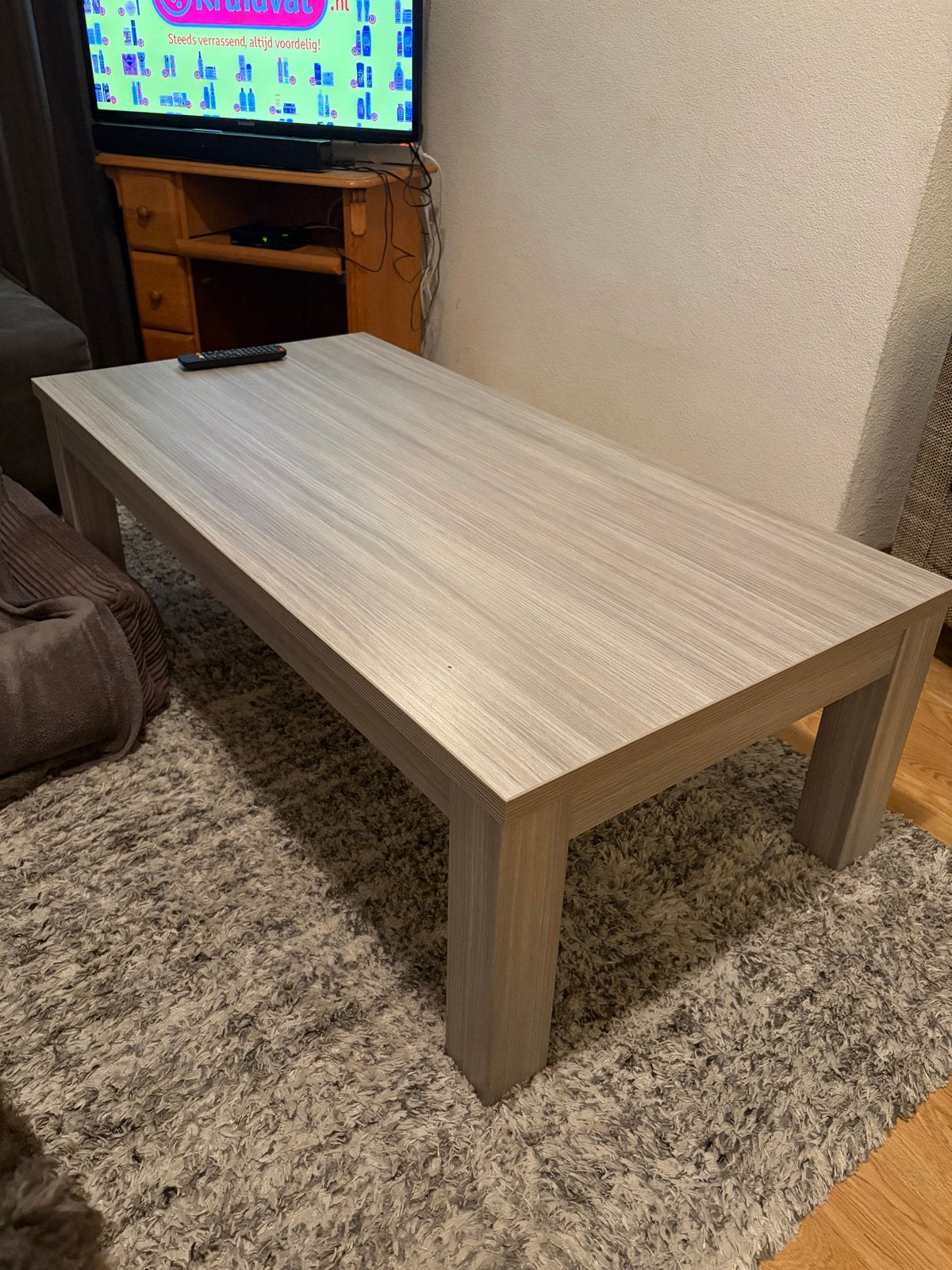 Lichtgrijze salontafel - 135x68x42 cm - Zo goed als nieuw, Huis en Inrichting, Ophalen, 100 tot 150 cm, 50 tot 100 cm, Zo goed als nieuw
