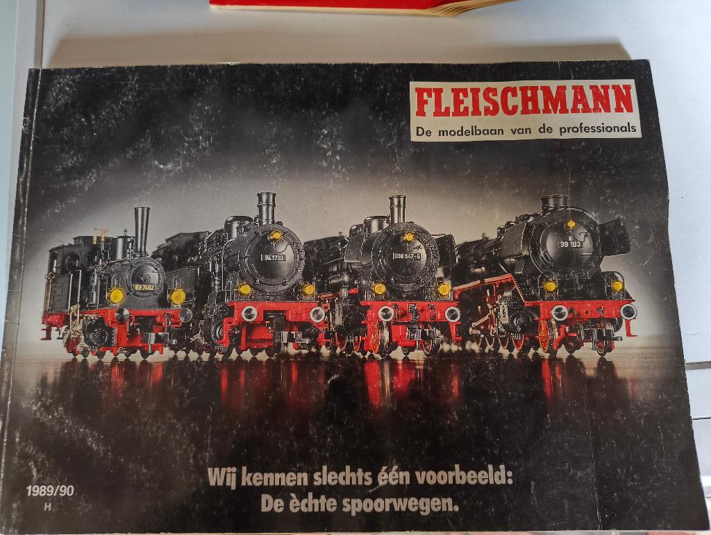Oude trein boot auto hobby folders boeken, Ophalen of Verzenden, Gelezen, Overige onderwerpen