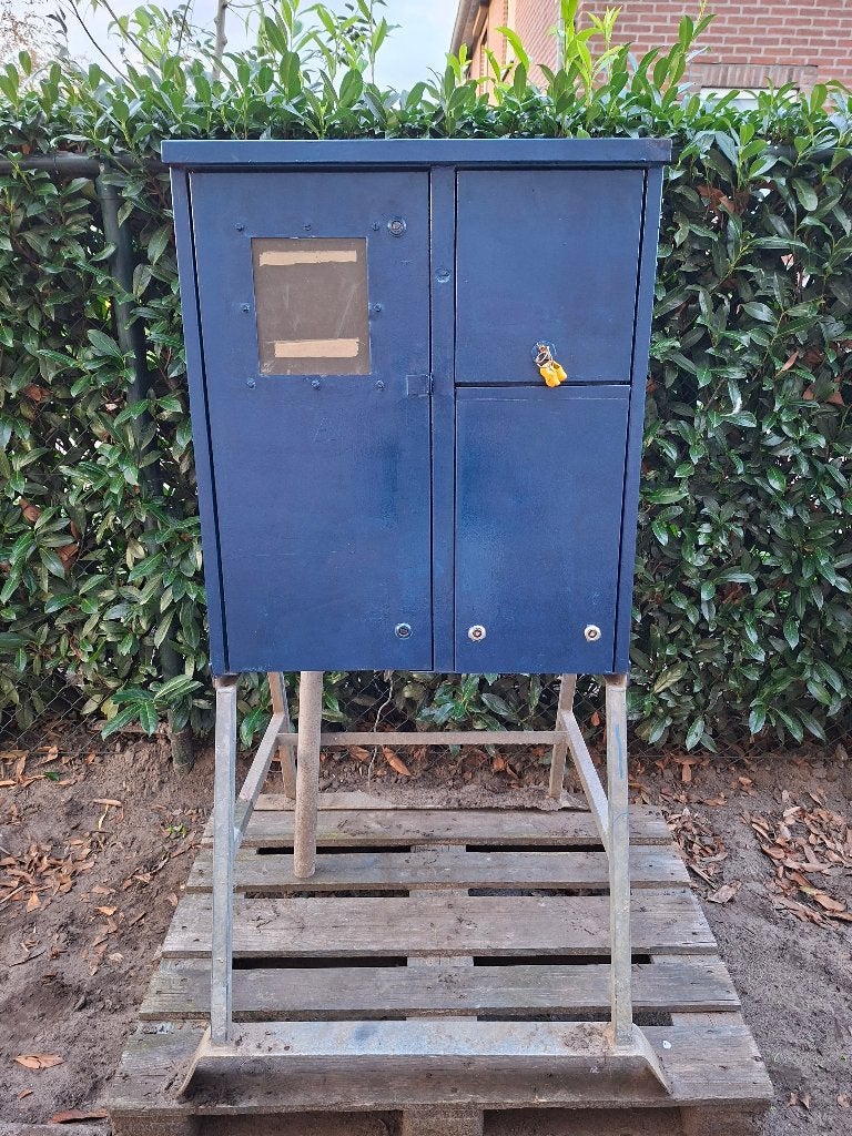 Bouwmeterkast en waterput, Ophalen, Gebruikt, Groepenkast