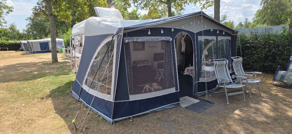 caravan Burstner Ventana 410 TS, Vast bed, Kachel, Treinzit, 750 - 1000 kg