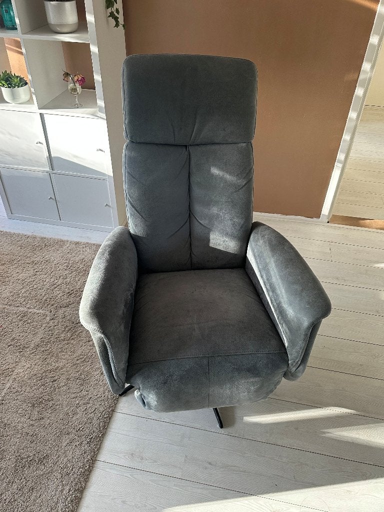 Verstelbare relaxfauteuil, Zo goed als nieuw, Ophalen, Beetje grijs-blauwe kleur., Eén