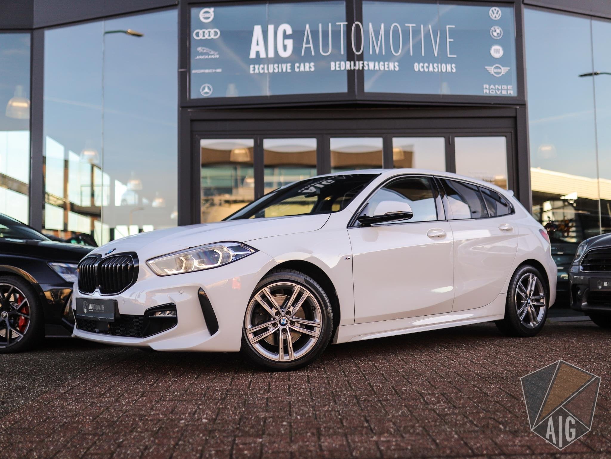BMW 1-serie 118i High Executive | M-Sport | PDC | LED | Crui, Automatische klimaatregeling, Gebruikt, Wit, Leder