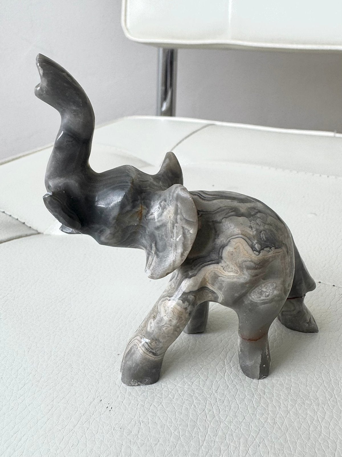 Olifant beeldje van steen grijskleurig, Ophalen of Verzenden, Gebruikt, Dier