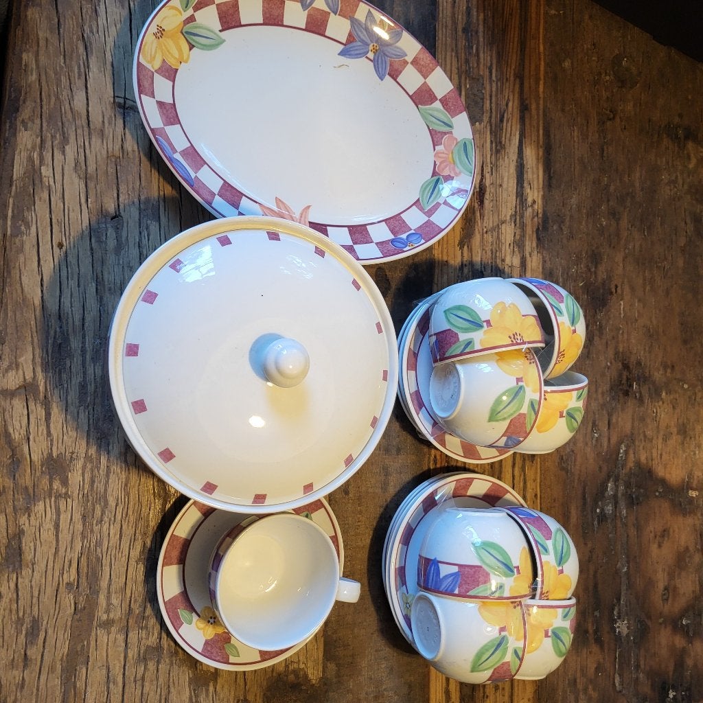 Compleet servies van Johnson Bros, Huis en Inrichting, Overige merken, Keramiek, Landelijk/Boerenbont, Nieuw