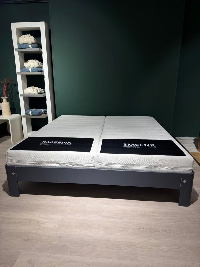 Auping Auronde 180x200 Leigrijs + NIEUWE matrassen. Koopje!, Huis en Inrichting, Slaapkamer | Bedden, Zo goed als nieuw, Tweepersoons