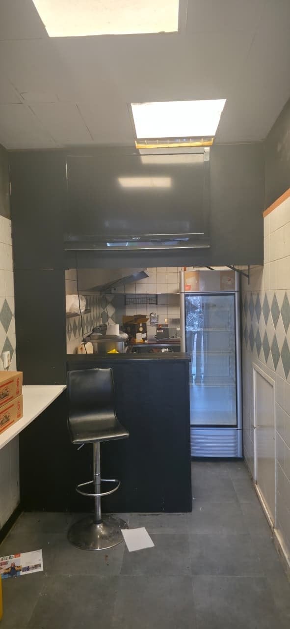 Restaurant te koop met complete inventaris, Ophalen