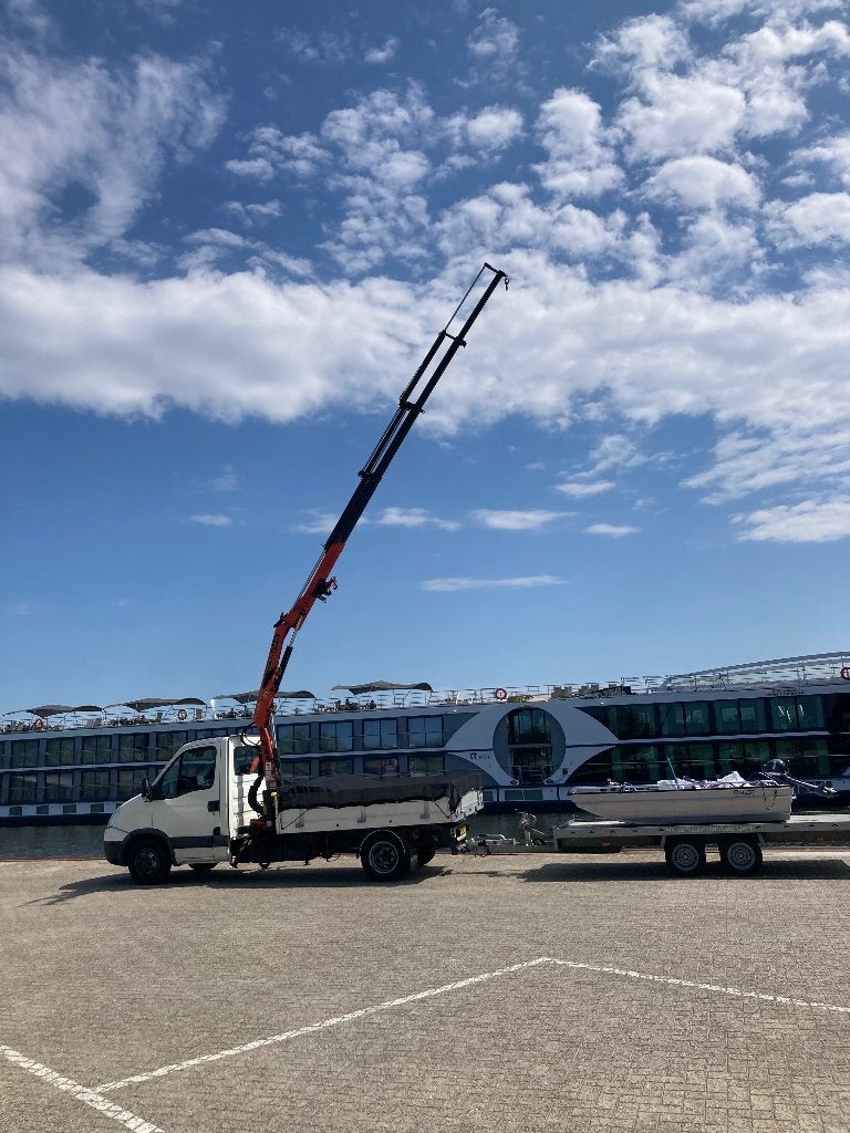 BE TREKKER 7540 kg | Iveco Daily | 8,3m Kraan | Pick-up Bak, Elektrische buitenspiegels, Stof, 2460 kg, Iveco
