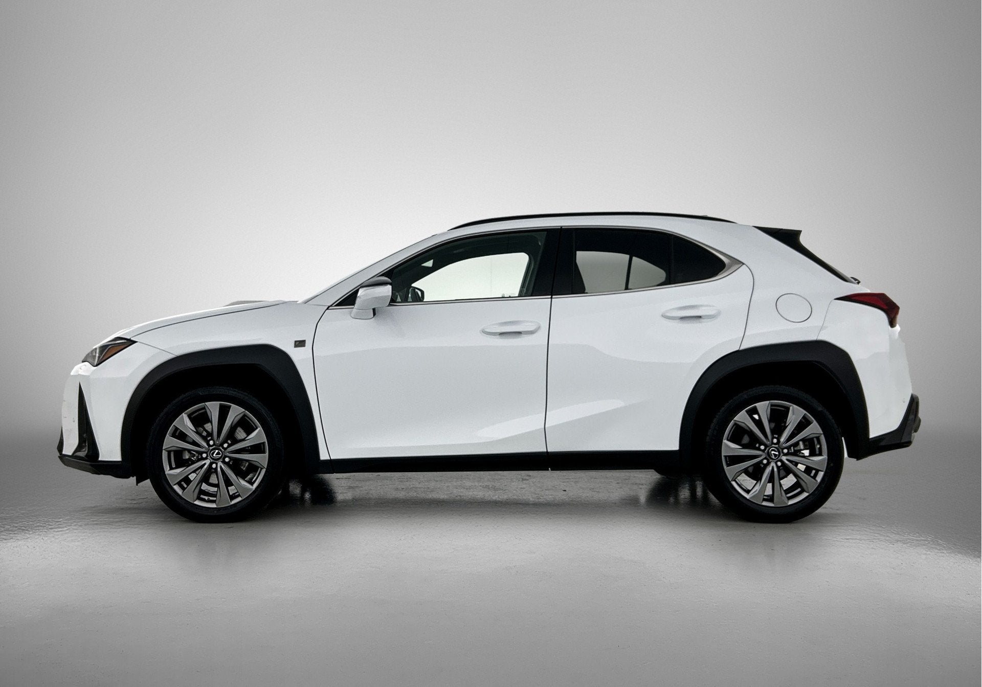 Lexus UX 250h F Sport Design | Navigatie | PDC | (bj 2024), 12 maanden, 4 cilinders, Wit, Leder
