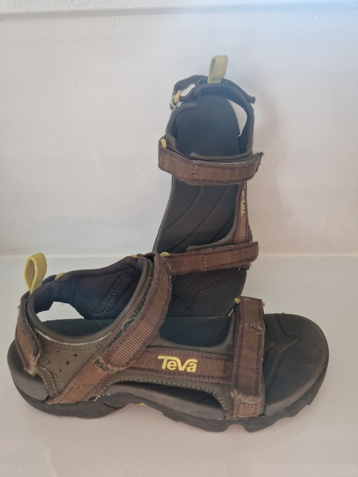 Teva sandalen maat 33-34 - Zo goed als nieuw, Kinderen en Baby's, Ophalen of Verzenden, Zo goed als nieuw, Jongen of Meisje
