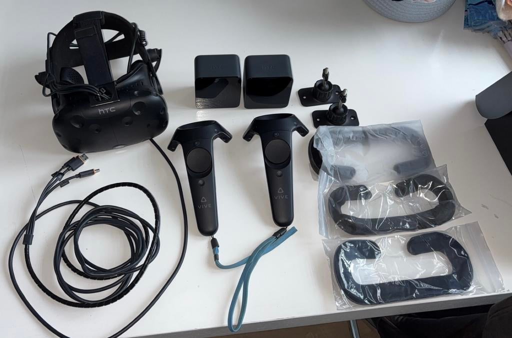 HTC VIVE VR-set, Spelcomputers en Games, Virtual Reality, Ophalen, Zo goed als nieuw, VR-bril, Pc