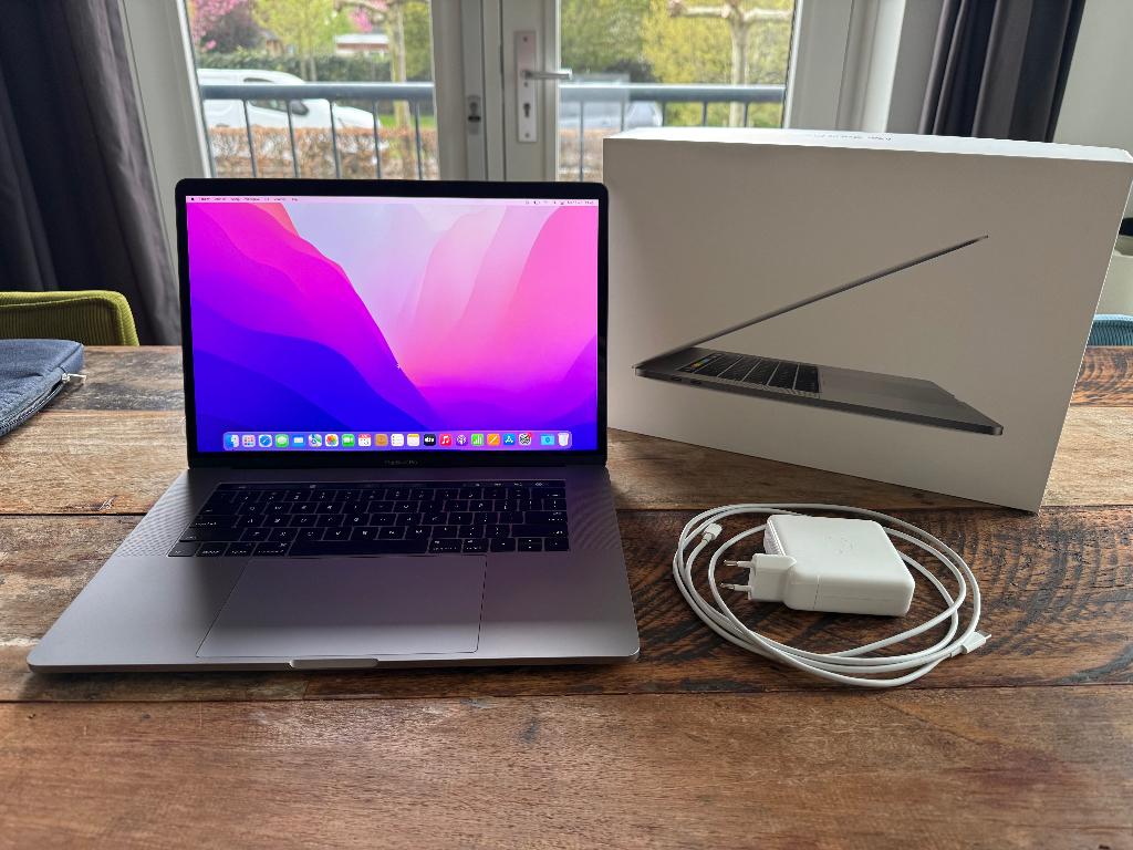 MacBook Pro 15” 2016 i7 16GB 512GB met Touch Bar (A1707), Computers en Software, Apple Macbooks, Gebruikt, 2 tot 3 Ghz, 512 GB