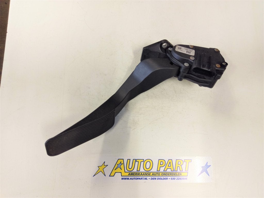 Cadillac Escalade gaspedaal 2011-2017, Gebruikt, Info@gm.com, Ophalen of Verzenden, Chevrolet