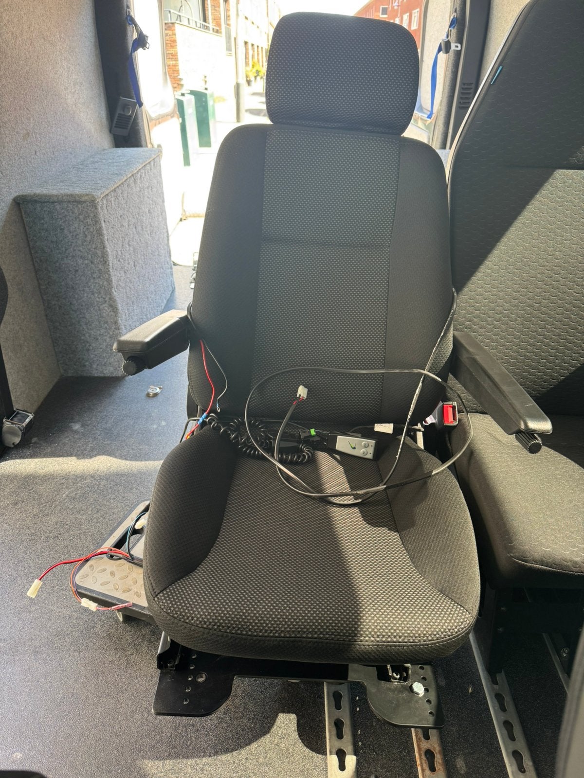 Turny 395 elektrische draaistoel voor invaliden  carony, Auto diversen, Ophalen