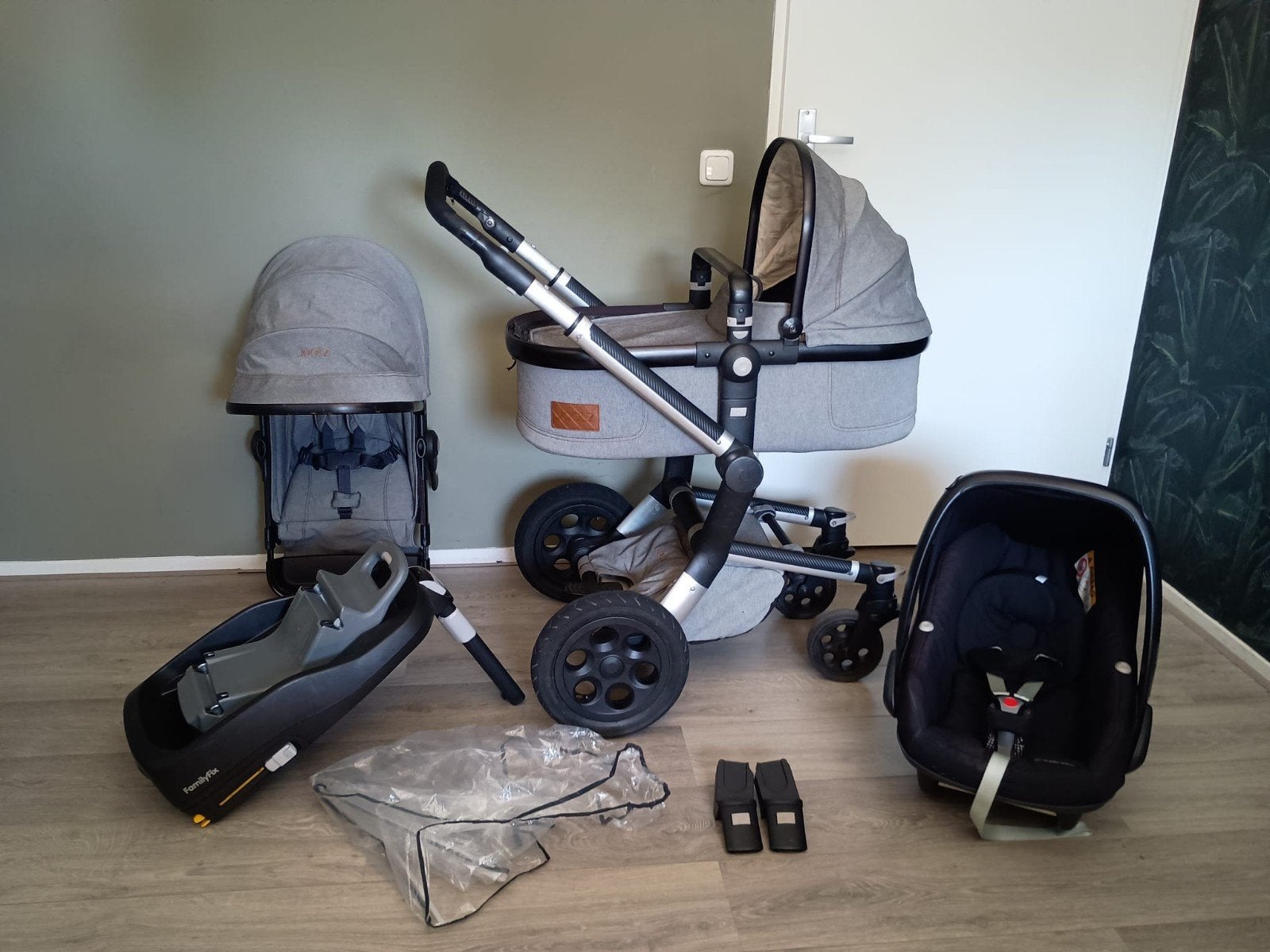 Joolz Day Grey Kinderwagen met Maxi cosi Pebble & Familyfix, Ophalen, Verstelbare duwstang