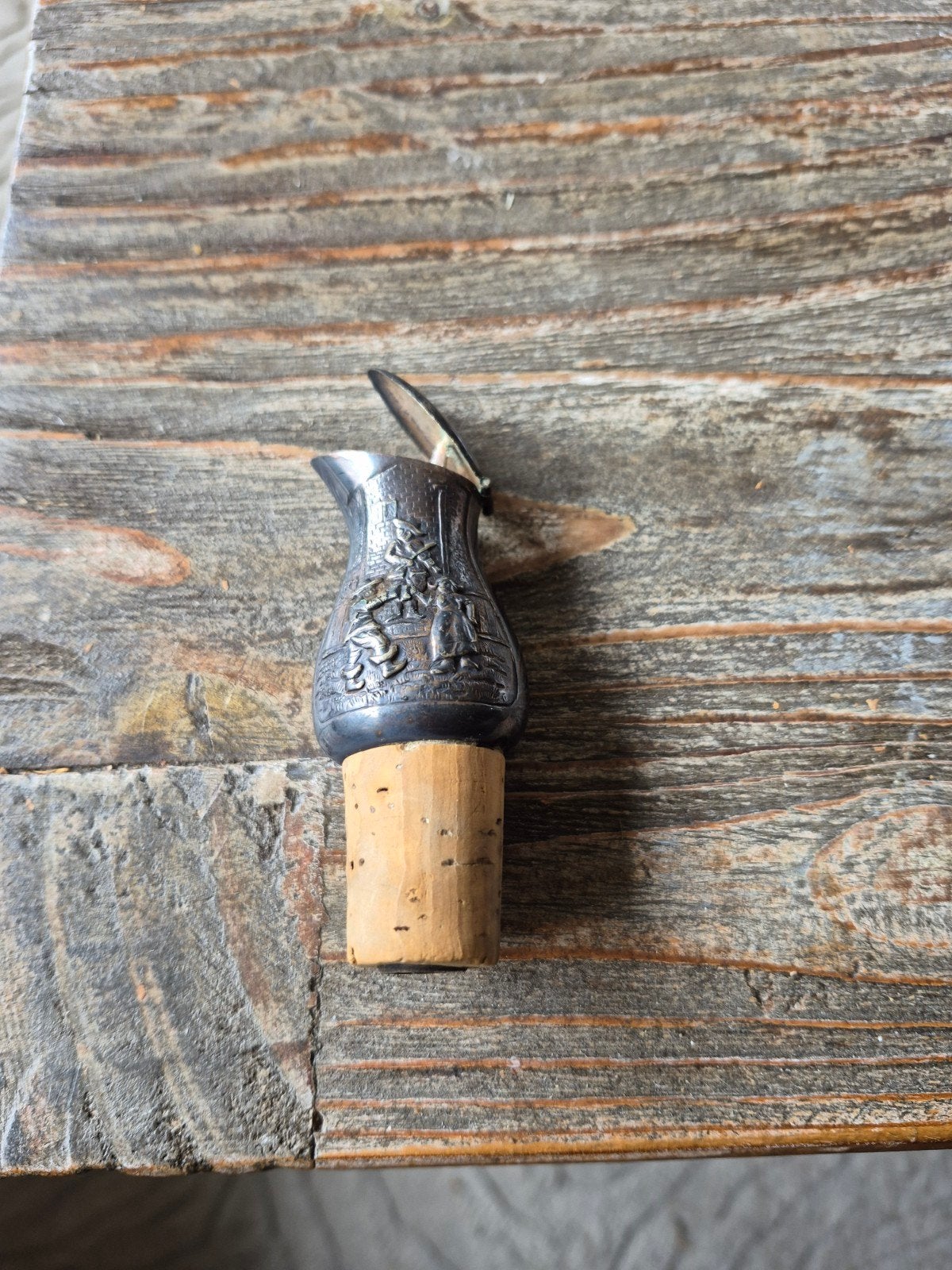Antieke Zilveren Wijnstopper met Gedetailleerde Scènes, Antiek en Kunst, Verzenden, Zilver