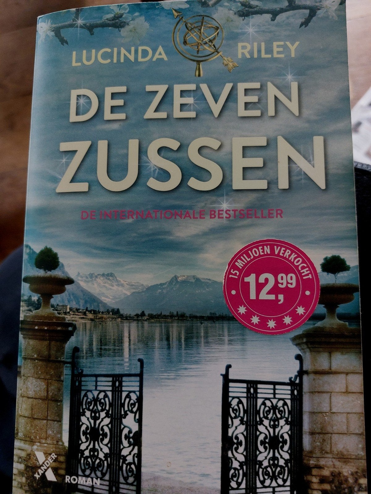 Lucinda Riley - De zeven zussen, Gelezen, Lucinda Riley, Ophalen of Verzenden, Amerika